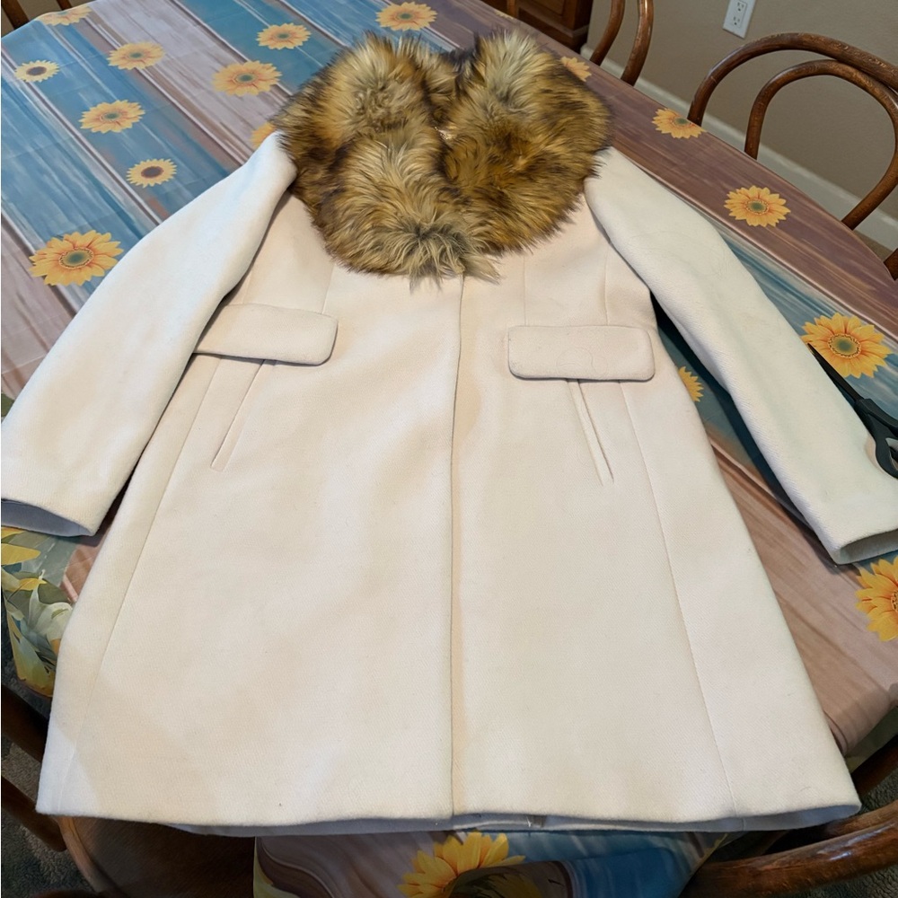 Kate Spade jacket/coat,removable fur. large cream/ivory color. Worn twice